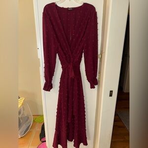 Elegant Burgundy Maxi Dress